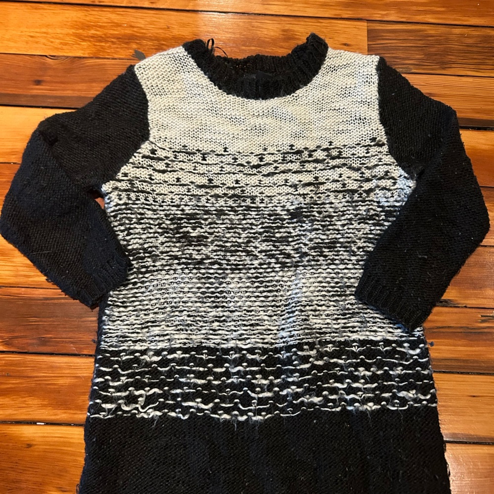 H and M black and white striped sweater size S